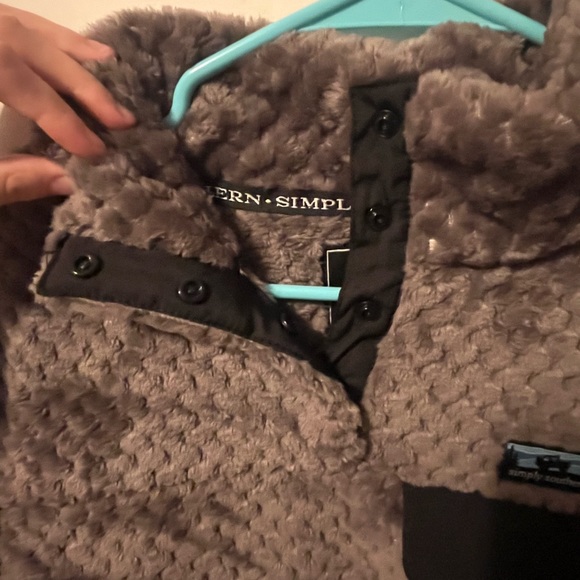 Simply southern sherpa like sweatshirt. Very soft with little buttons at the top - Picture 3 of 5
